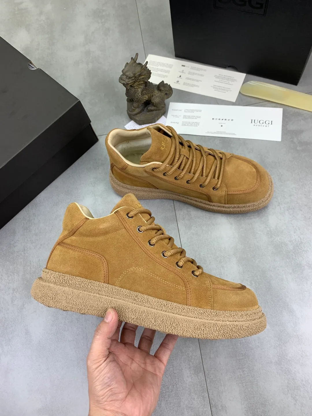 Men's men's shoes 💰P580 new arrival 🆕🆕🆕 IUGGI clown casual sneakers, the sultry clown feels like a visual, 26-year upgrade, suede, light and comfortable, versatile style, wool lining, comfortable and warm, rubber outsole, non-slip and firm size: 39-44, three colors 968-3